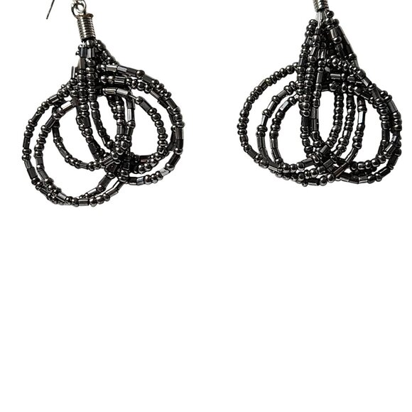 Handcrafted Elegant Silver Seed Bead Necklace and Earrings Set Fashion Jewelry - Picture 2 of 8